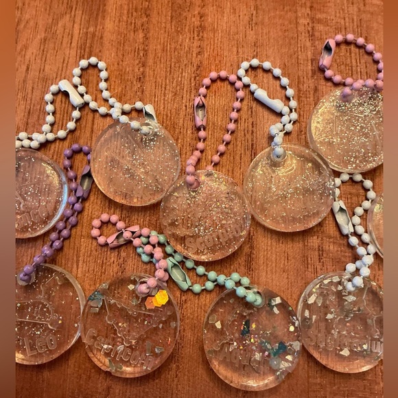 Lot of 11 Hand Poured Resin Key rings, Great Lot! - Picture 2 of 4